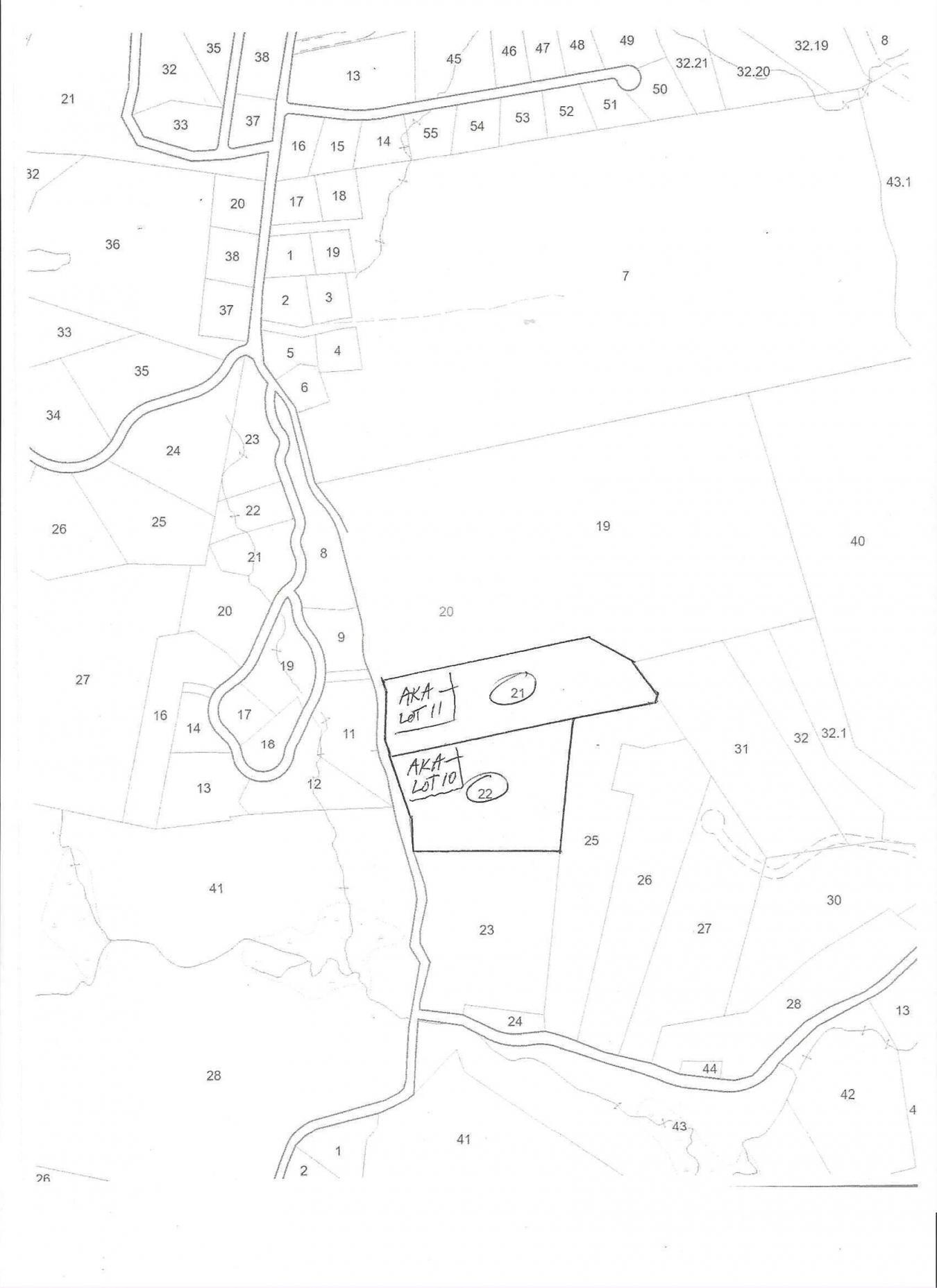 Privacy galore yet only 1 mile to downtown! This listing is comprised – image 20