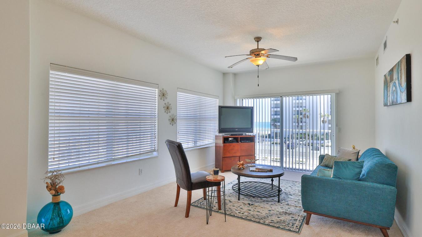 Experience affordable opulence in this stunning 2-bedroom, 2-bath resi – image 10