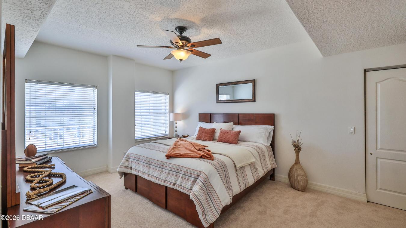 Experience affordable opulence in this stunning 2-bedroom, 2-bath resi – image 15