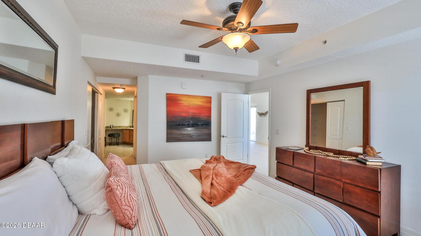 Experience affordable opulence in this stunning 2-bedroom, 2-bath resi – image 16