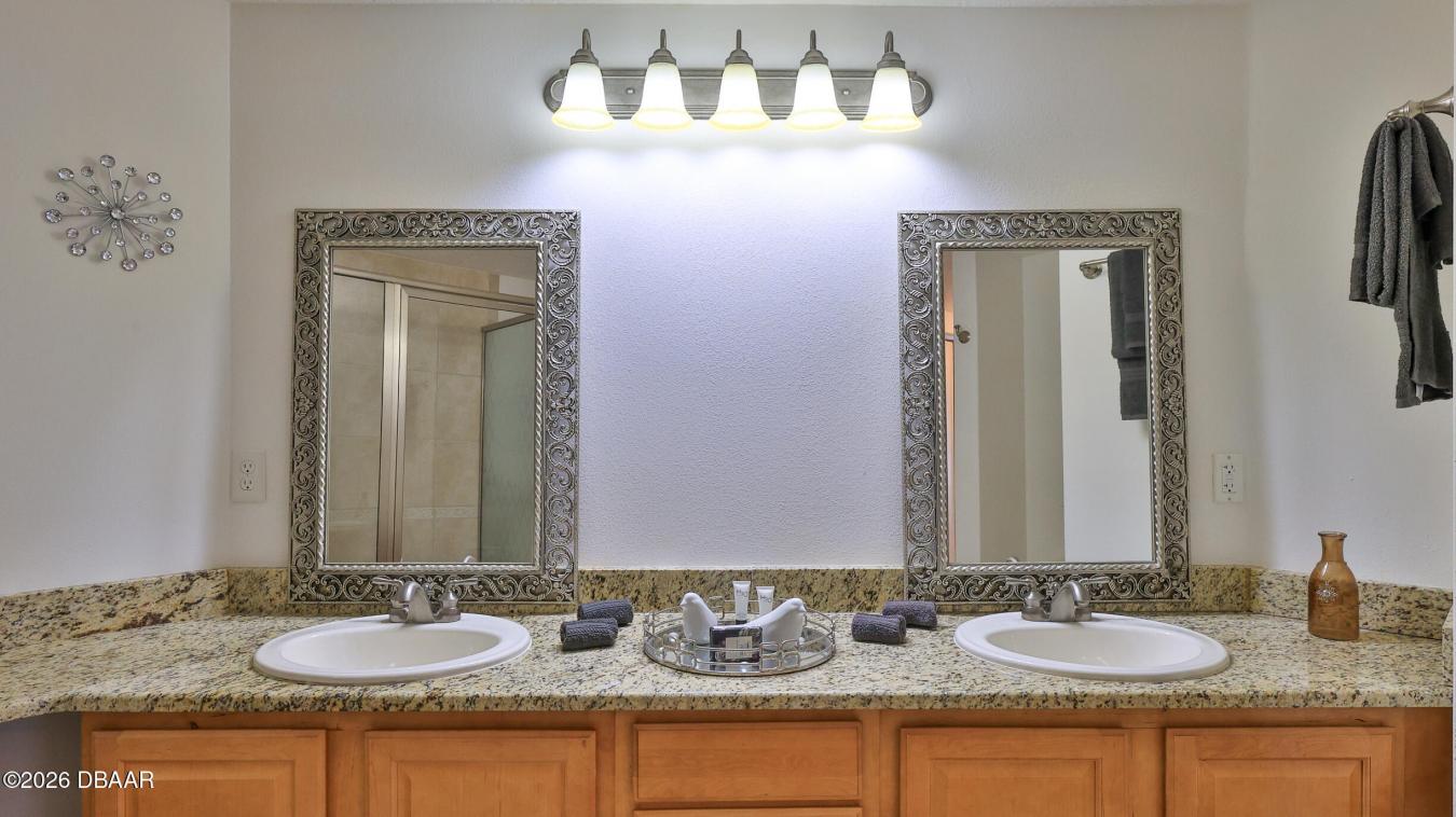 Experience affordable opulence in this stunning 2-bedroom, 2-bath resi – image 18