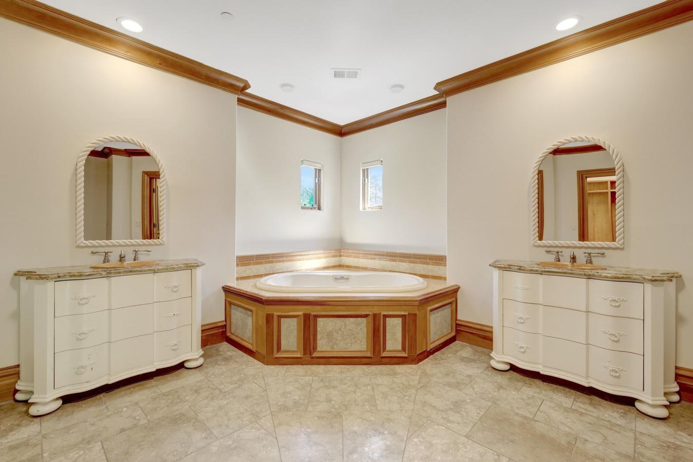 Great Falls, Virginia, 22066, United States, 6 Bedrooms Bedrooms, ,7 BathroomsBathrooms,Residential,For Sale,2043736