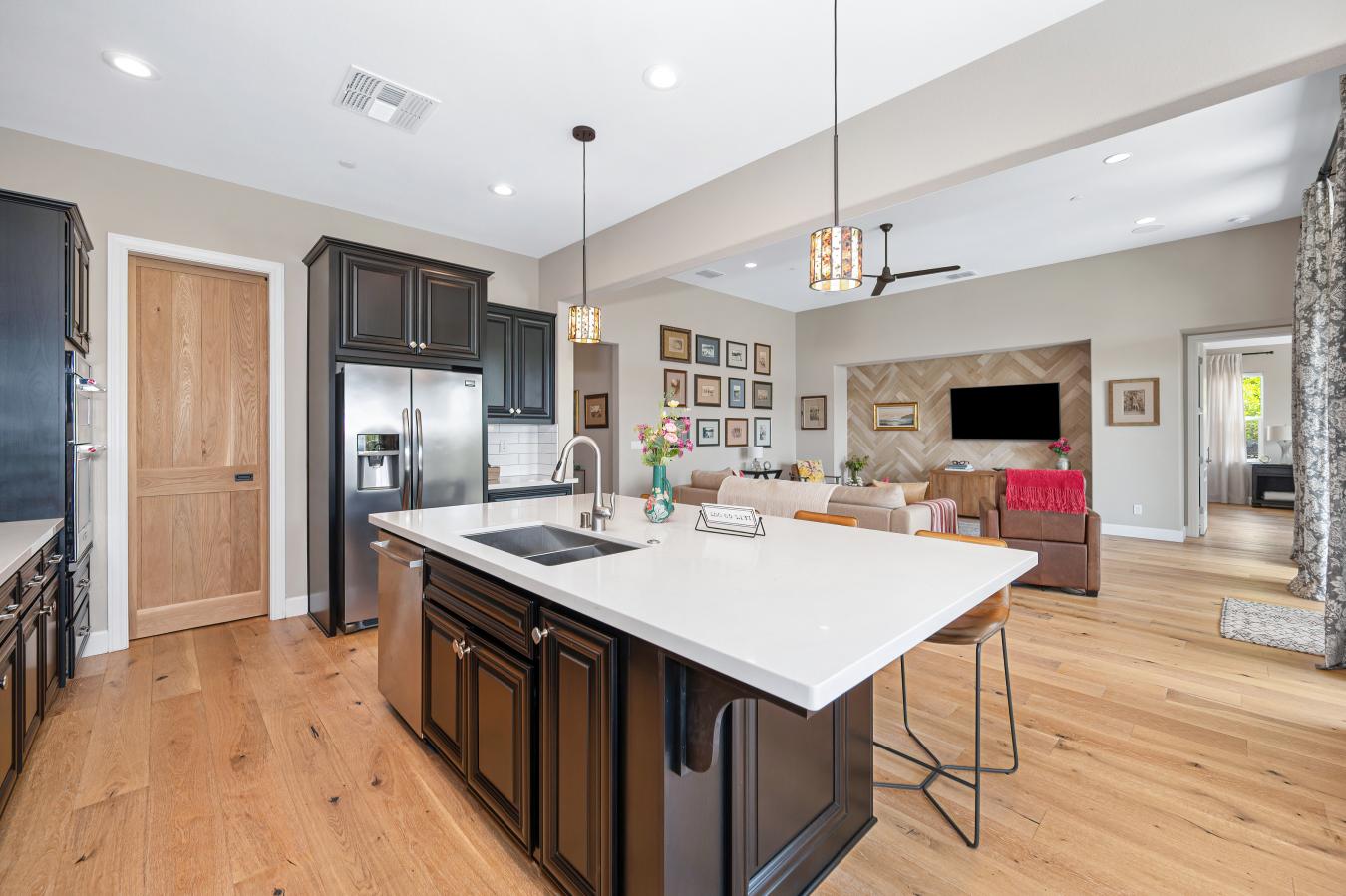 Lincoln, Placer, 95648, United States, 3 Bedrooms Bedrooms, ,2 BathroomsBathrooms,Residential,For Sale,2044097