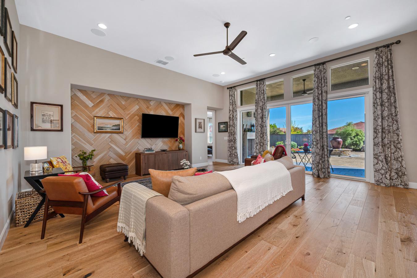Lincoln, Placer, 95648, United States, 3 Bedrooms Bedrooms, ,2 BathroomsBathrooms,Residential,For Sale,2044097