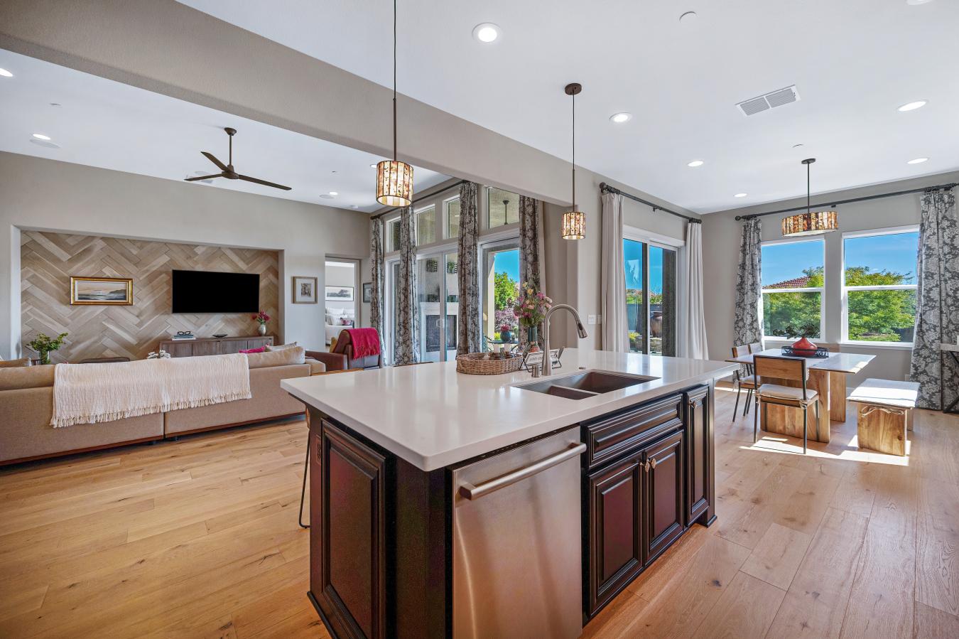 Lincoln, Placer, 95648, United States, 3 Bedrooms Bedrooms, ,2 BathroomsBathrooms,Residential,For Sale,2044097