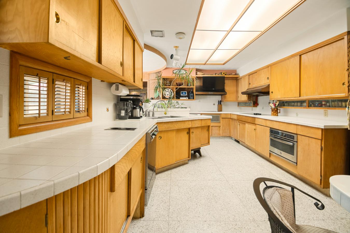 Eastborough, Sedgwick, 67207, United States, 6 Bedrooms Bedrooms, ,5 BathroomsBathrooms,Residential,For Sale,2044095
