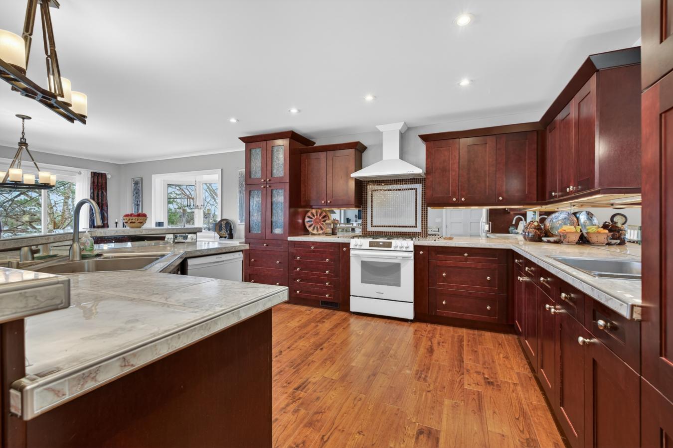Mallorytown, Leeds & Grenville, K0E 1R0, Canada, 3 Bedrooms Bedrooms, ,2 BathroomsBathrooms,Residential,For Sale,2044093