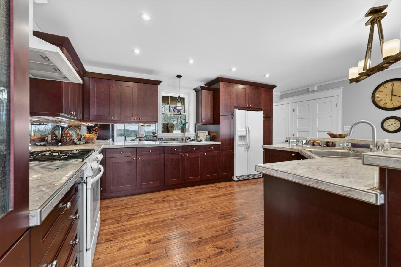 Mallorytown, Leeds & Grenville, K0E 1R0, Canada, 3 Bedrooms Bedrooms, ,2 BathroomsBathrooms,Residential,For Sale,2044093
