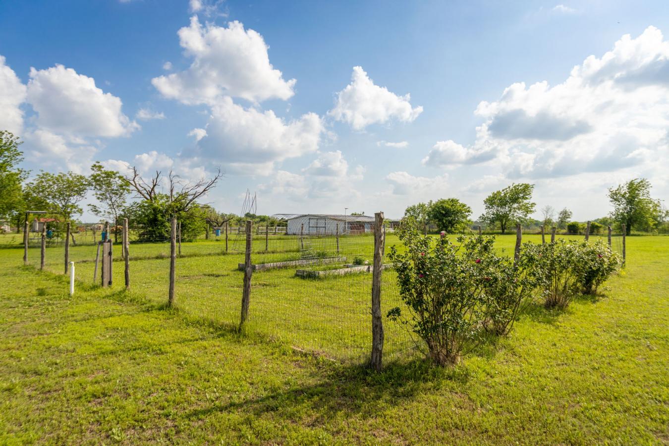 Elm Mott, Mclennan, 76640, United States, 3 Bedrooms Bedrooms, ,3 BathroomsBathrooms,Residential,For Sale,2044090