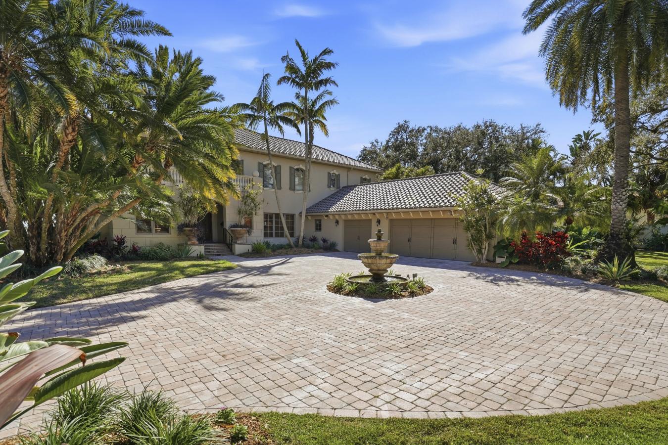 Saint Petersburg, Florida, 33712, United States, 5 Bedrooms Bedrooms, ,5 BathroomsBathrooms,Residential,For Sale,2044085