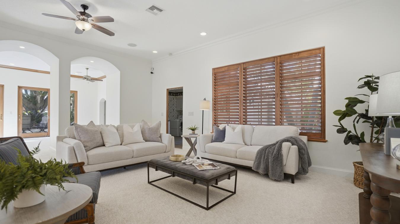Saint Petersburg, Florida, 33712, United States, 5 Bedrooms Bedrooms, ,5 BathroomsBathrooms,Residential,For Sale,2044085