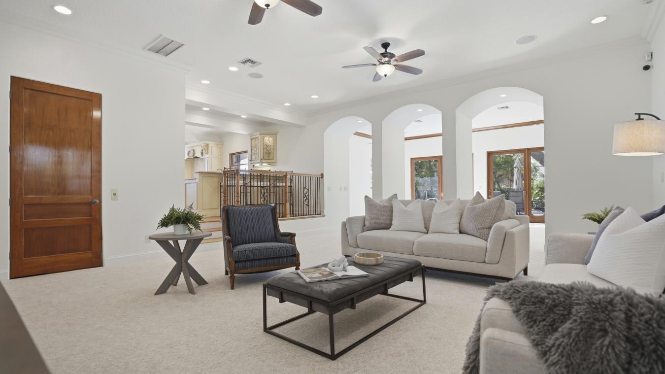 Saint Petersburg, Florida, 33712, United States, 5 Bedrooms Bedrooms, ,5 BathroomsBathrooms,Residential,For Sale,2044085