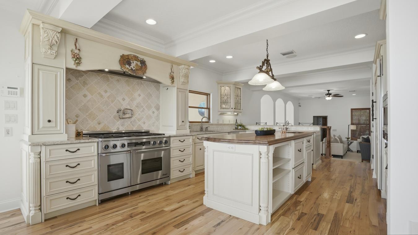 Saint Petersburg, Florida, 33712, United States, 5 Bedrooms Bedrooms, ,5 BathroomsBathrooms,Residential,For Sale,2044085