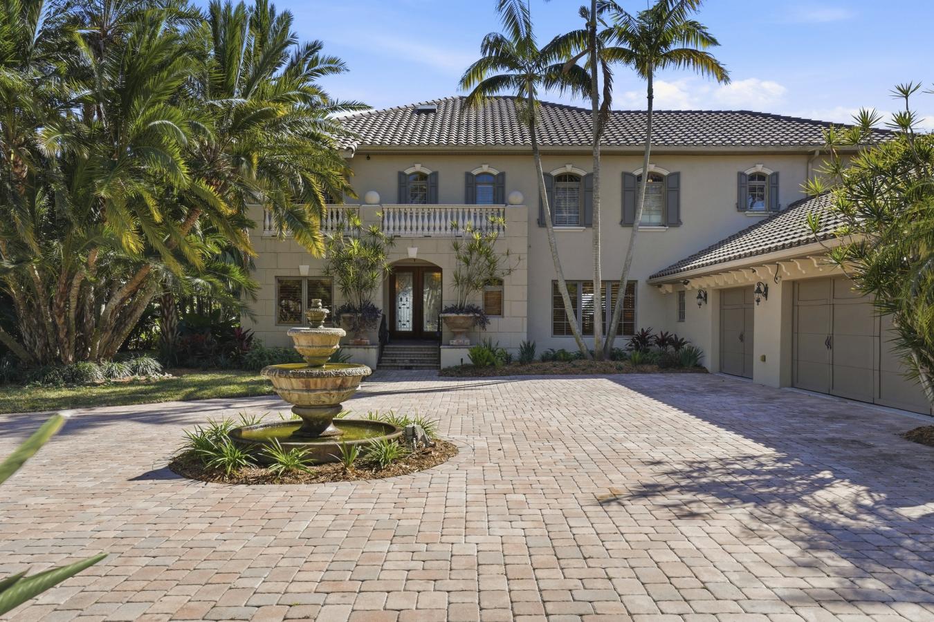 Saint Petersburg, Florida, 33712, United States, 5 Bedrooms Bedrooms, ,5 BathroomsBathrooms,Residential,For Sale,2044085