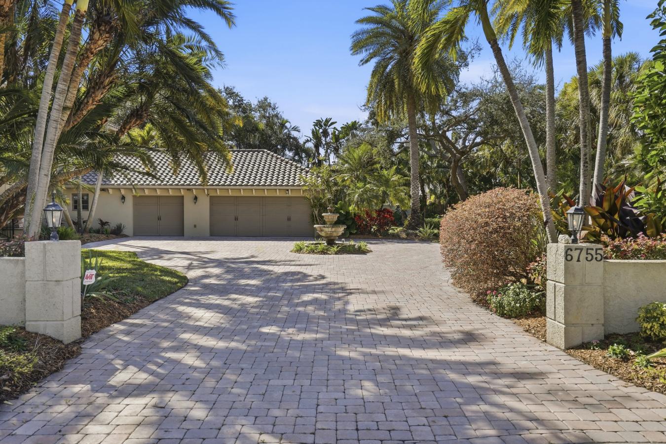 Saint Petersburg, Florida, 33712, United States, 5 Bedrooms Bedrooms, ,5 BathroomsBathrooms,Residential,For Sale,2044085