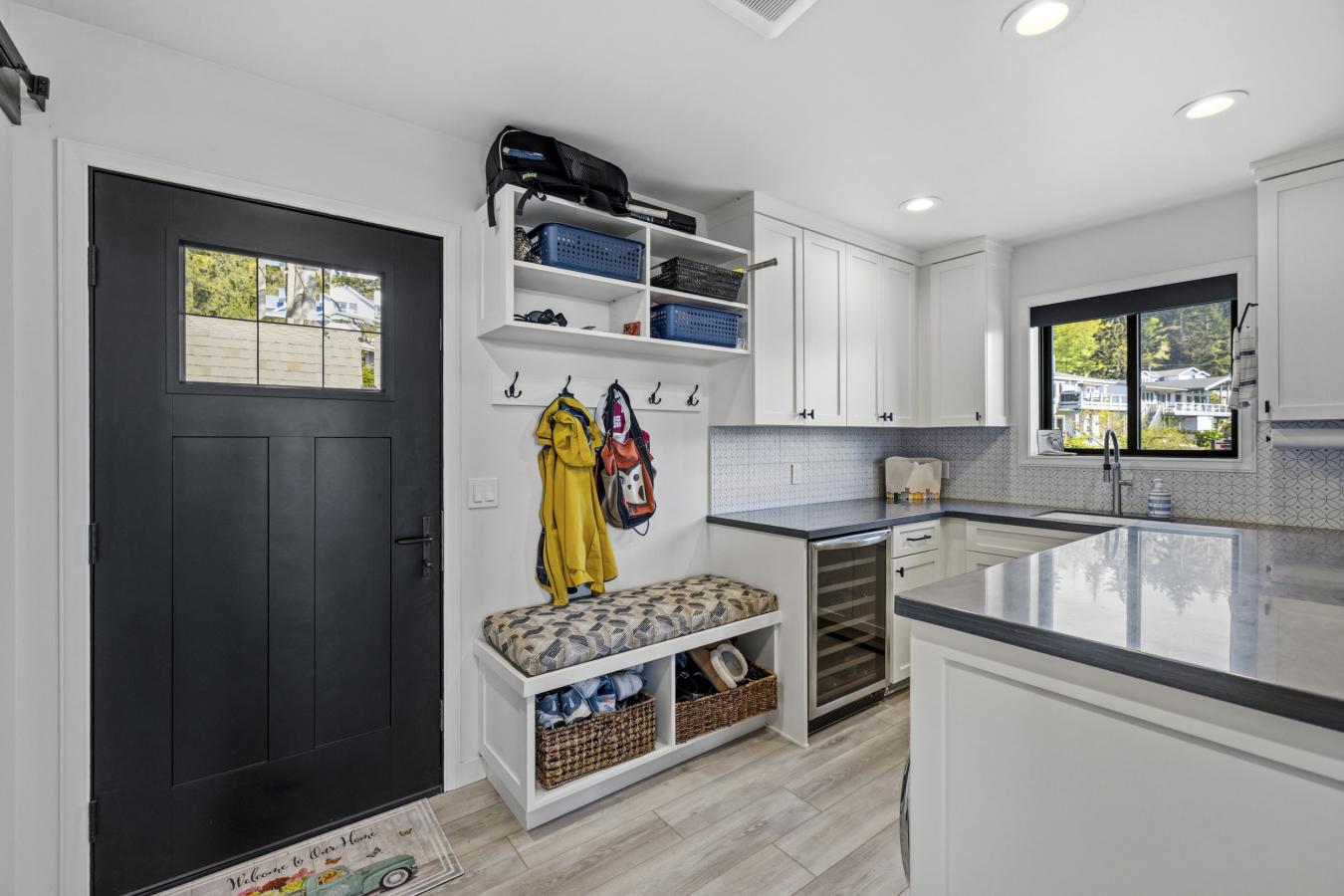 Clinton, Island, 98236, United States, 2 Bedrooms Bedrooms, ,3 BathroomsBathrooms,Residential,For Sale,2044461