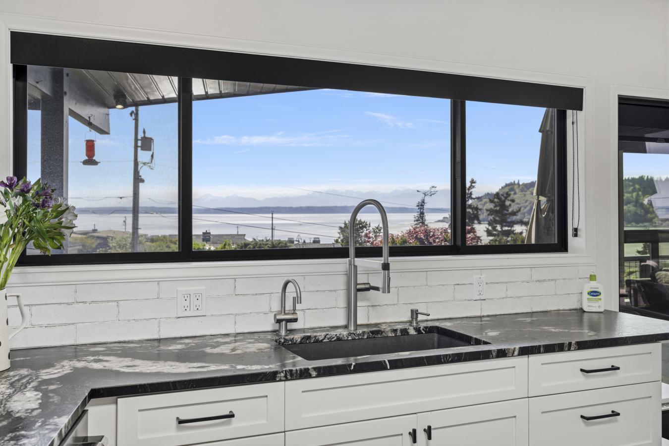 Clinton, Island, 98236, United States, 2 Bedrooms Bedrooms, ,3 BathroomsBathrooms,Residential,For Sale,2044461