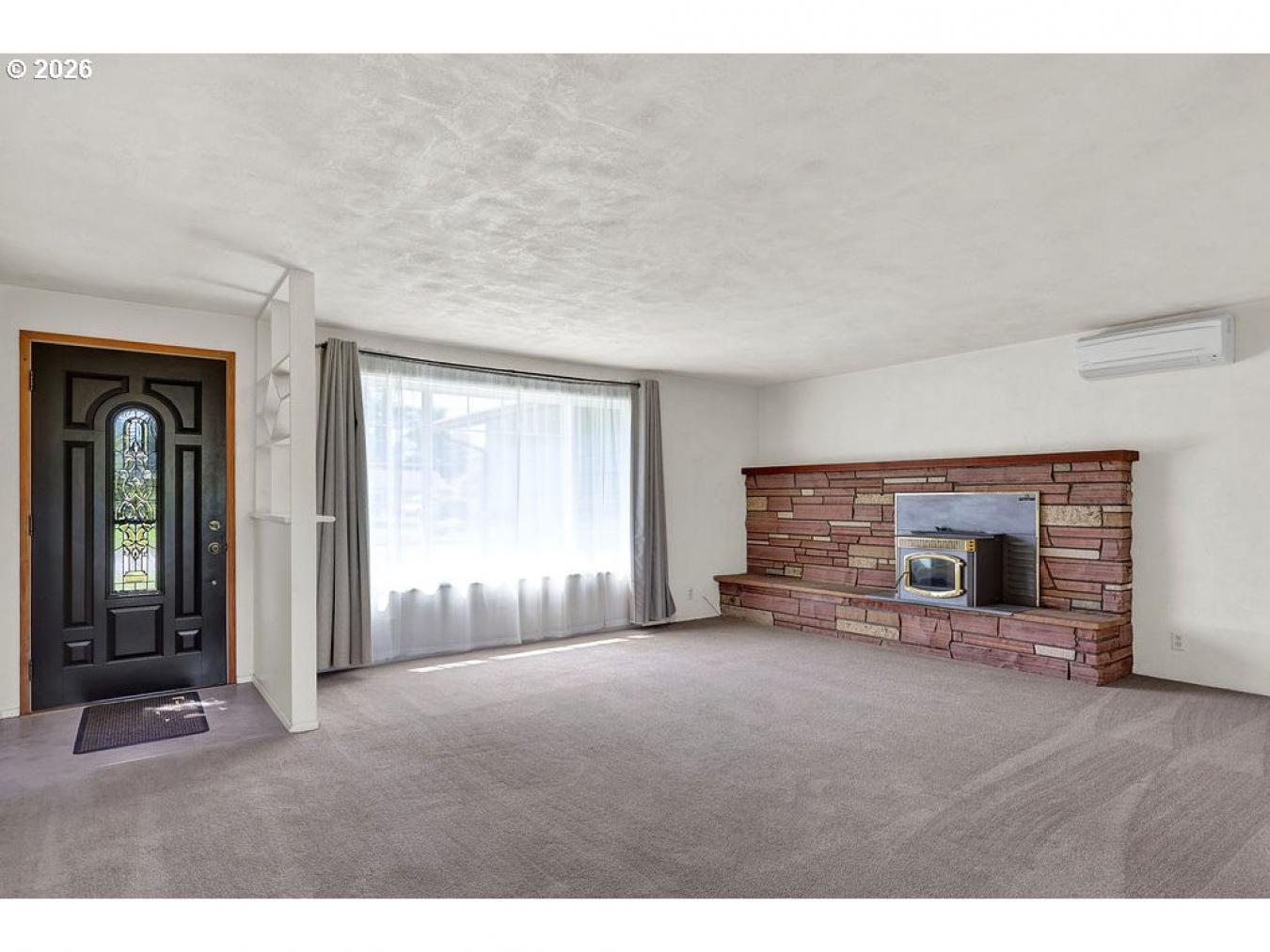 Located in the Hayden Bridge area of Springfield, this charming single – image 11