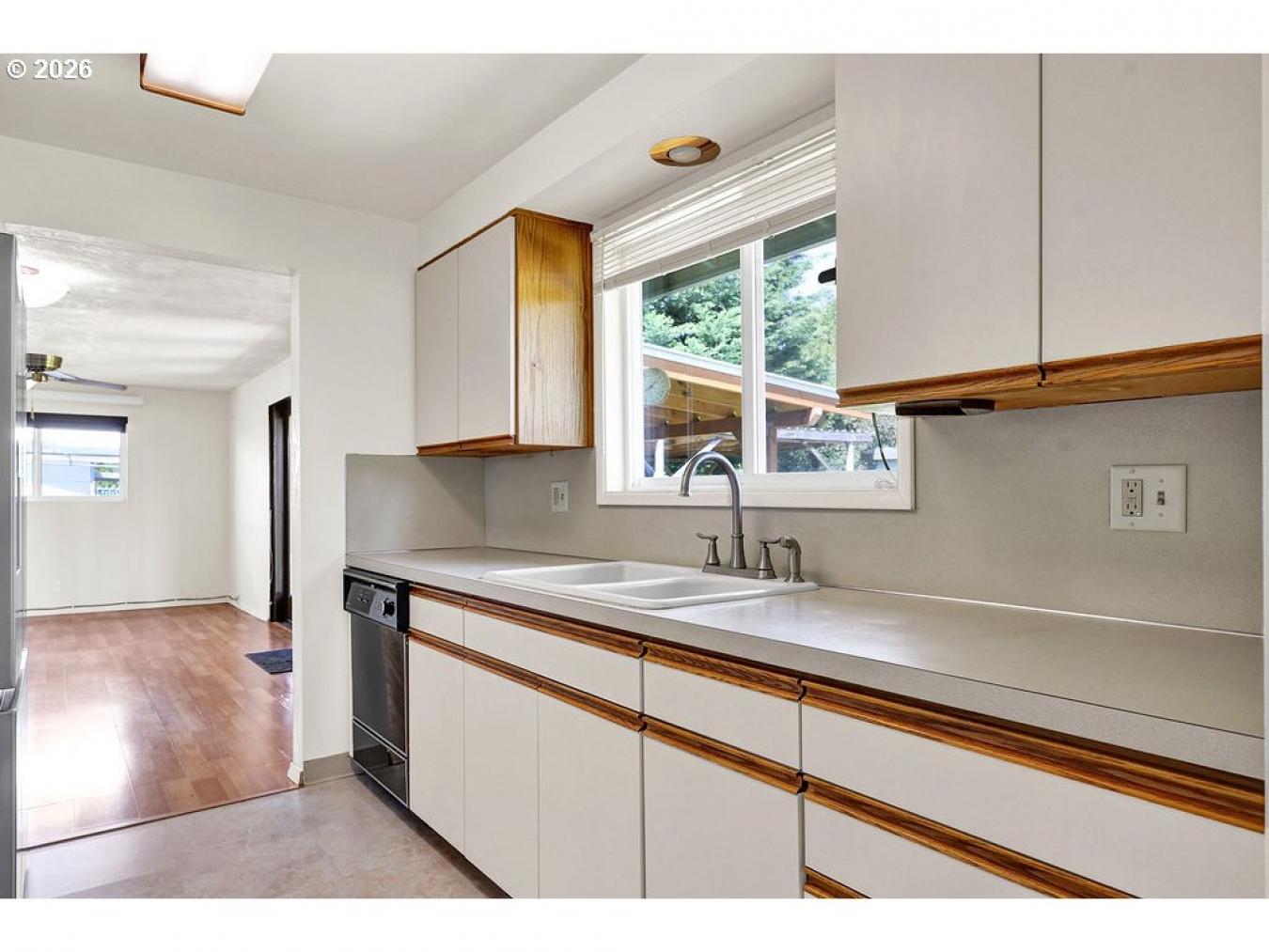 Located in the Hayden Bridge area of Springfield, this charming single – image 13