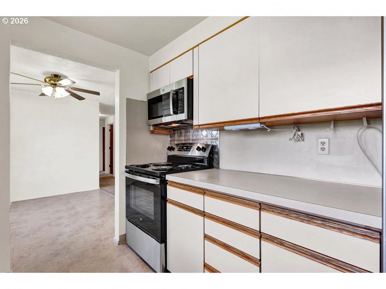 Located in the Hayden Bridge area of Springfield, this charming single – image 16
