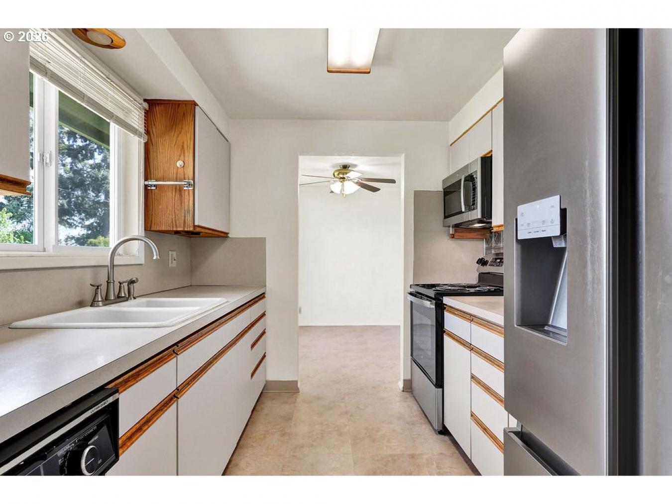 Located in the Hayden Bridge area of Springfield, this charming single – image 17