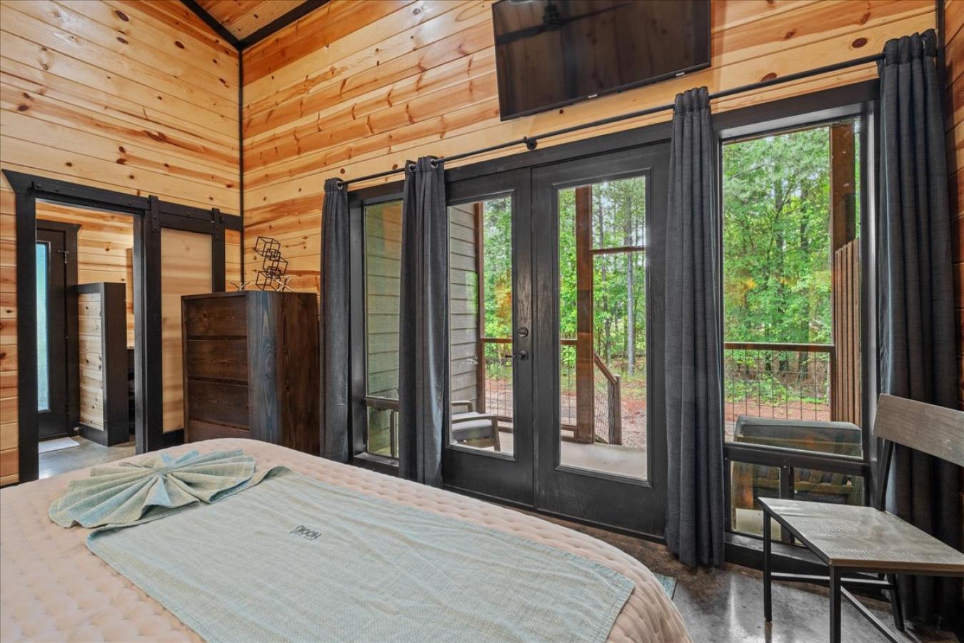Broken Bow, McCurtain, 74728, United States, 5 Bedrooms Bedrooms, ,5 BathroomsBathrooms,Residential,For Sale,2044458