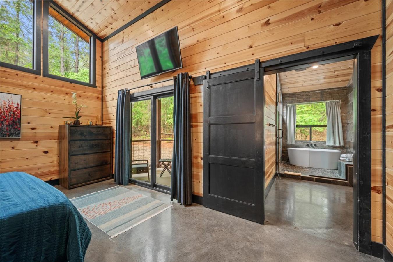 Broken Bow, McCurtain, 74728, United States, 5 Bedrooms Bedrooms, ,5 BathroomsBathrooms,Residential,For Sale,2044458