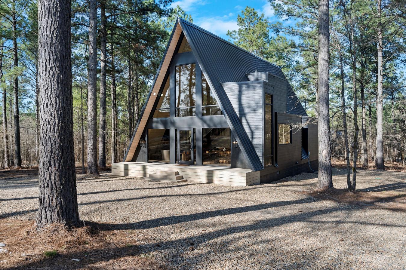 Broken Bow, McCurtain, 74728, United States, 3 Bedrooms Bedrooms, ,3 BathroomsBathrooms,Residential,For Sale,2044456