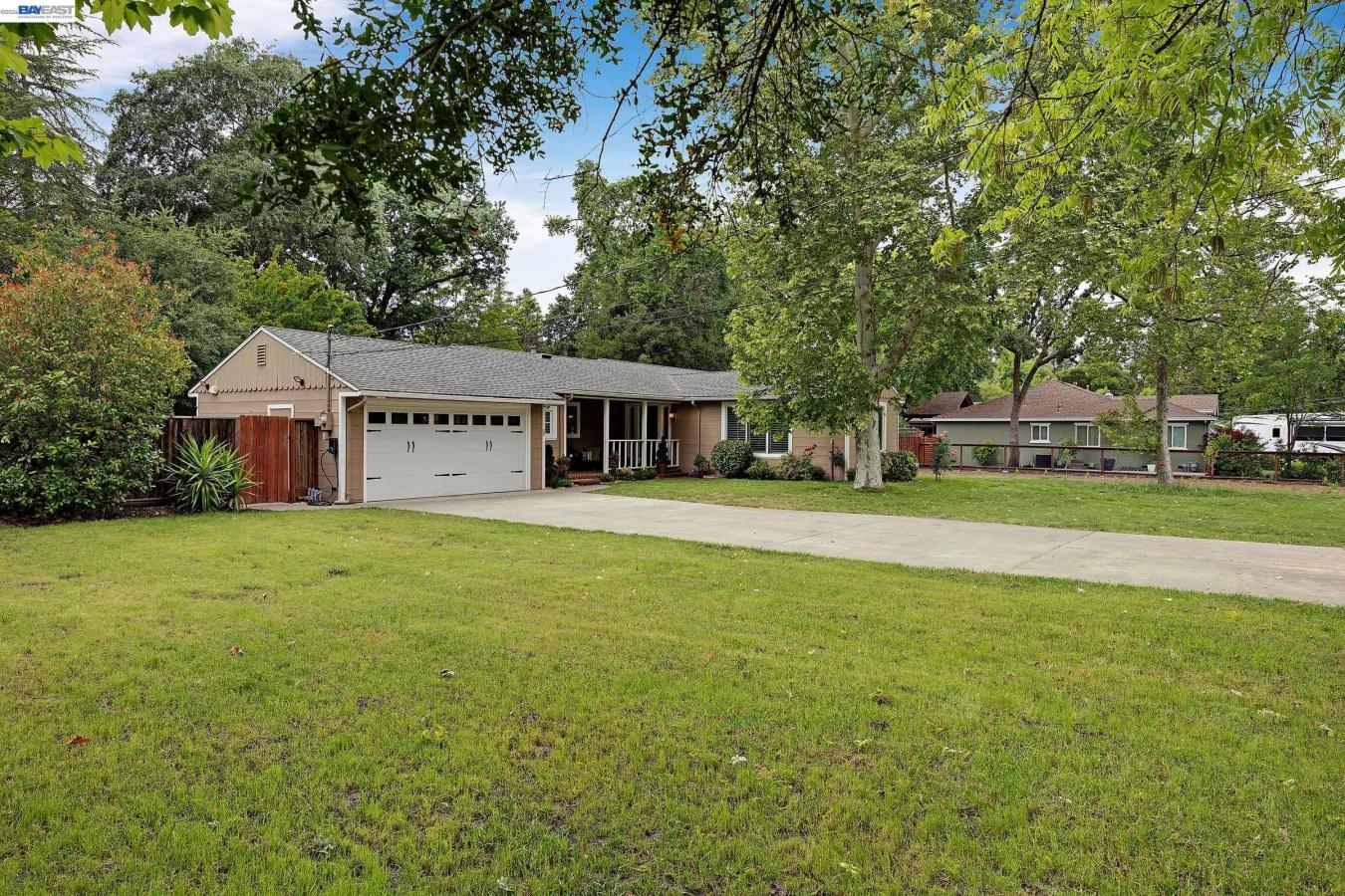 Walnut Creek, Contra Costa, 94595, United States, 3 Bedrooms Bedrooms, ,2 BathroomsBathrooms,Residential,For Sale,2044455