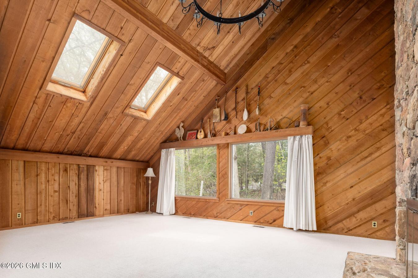Cos Cob, Connecticut, 06807, United States, 5 Bedrooms Bedrooms, ,3 BathroomsBathrooms,Residential,For Sale,2044452