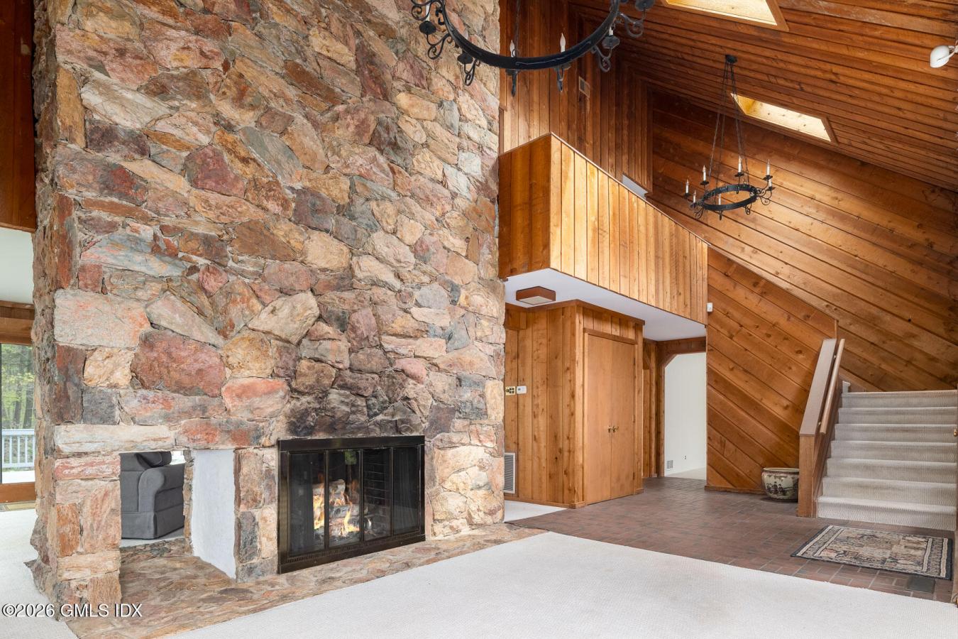 Cos Cob, Connecticut, 06807, United States, 5 Bedrooms Bedrooms, ,3 BathroomsBathrooms,Residential,For Sale,2044452