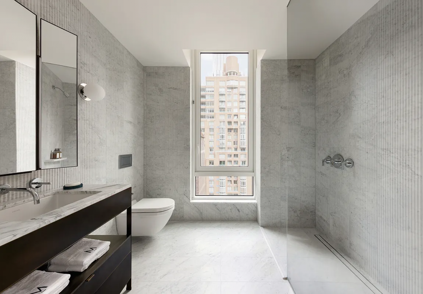 New York, New York, 10017, United States, 2 Bedrooms Bedrooms, ,2 BathroomsBathrooms,Residential,For Sale,2044451