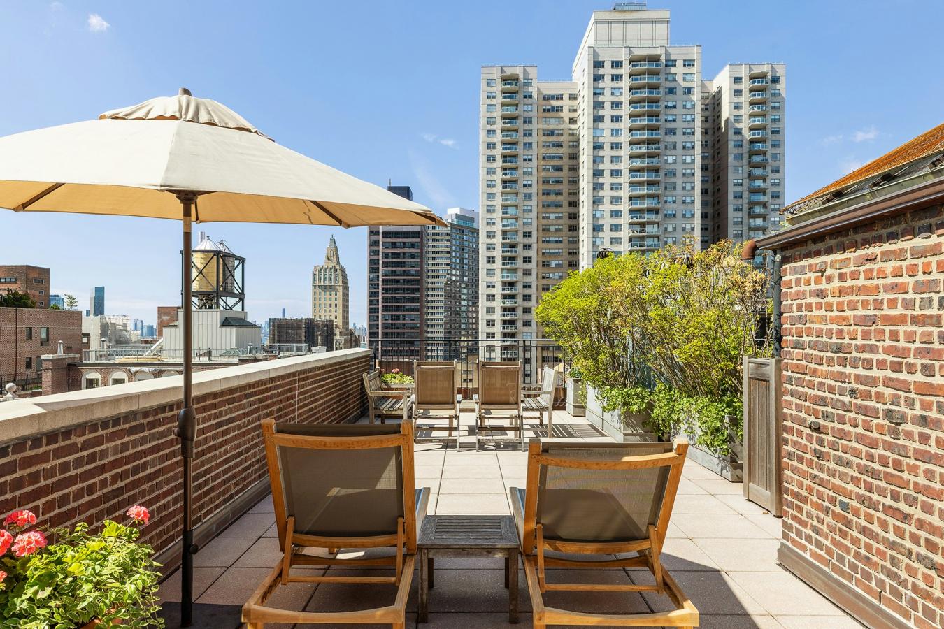 New York, New York, 10022, United States, 2 Bedrooms Bedrooms, ,2 BathroomsBathrooms,Residential,For Sale,2044450