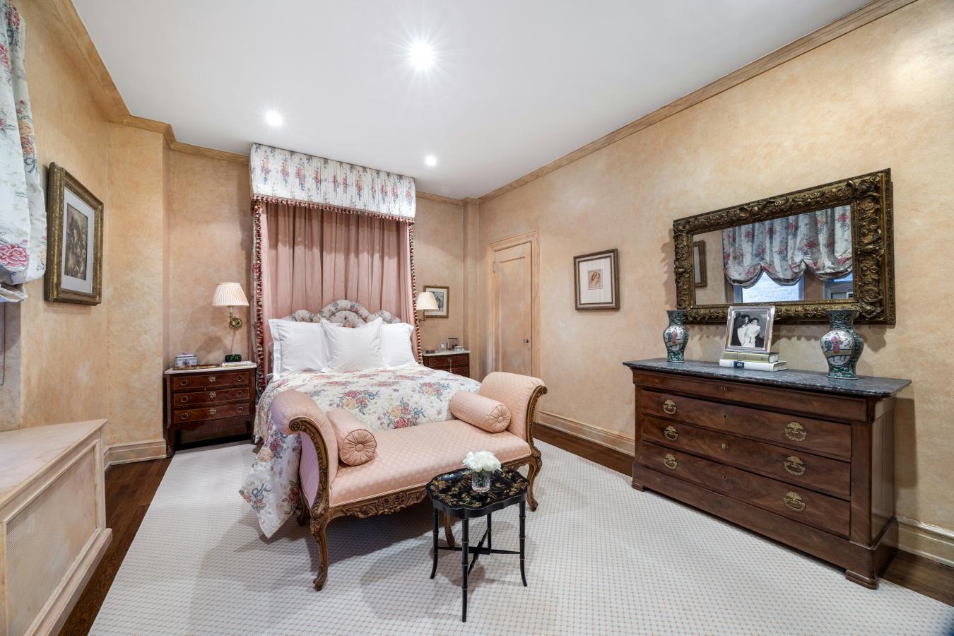 New York, New York, 10022, United States, 2 Bedrooms Bedrooms, ,2 BathroomsBathrooms,Residential,For Sale,2044448