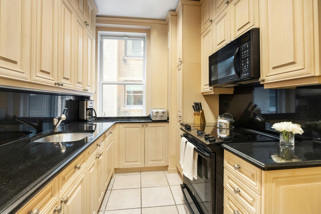New York, New York, 10022, United States, 2 Bedrooms Bedrooms, ,2 BathroomsBathrooms,Residential,For Sale,2044448