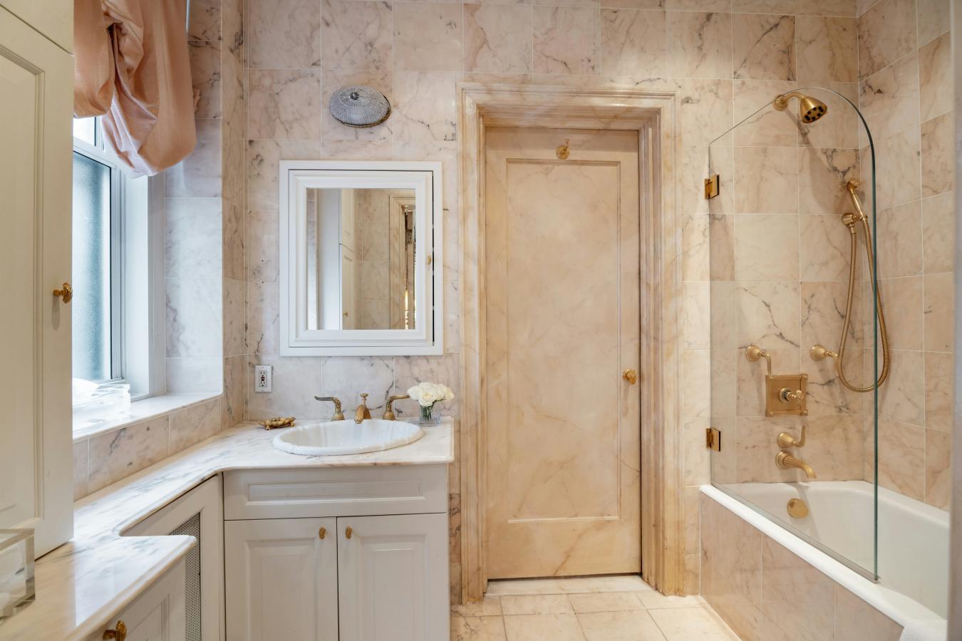New York, New York, 10022, United States, 2 Bedrooms Bedrooms, ,2 BathroomsBathrooms,Residential,For Sale,2044448