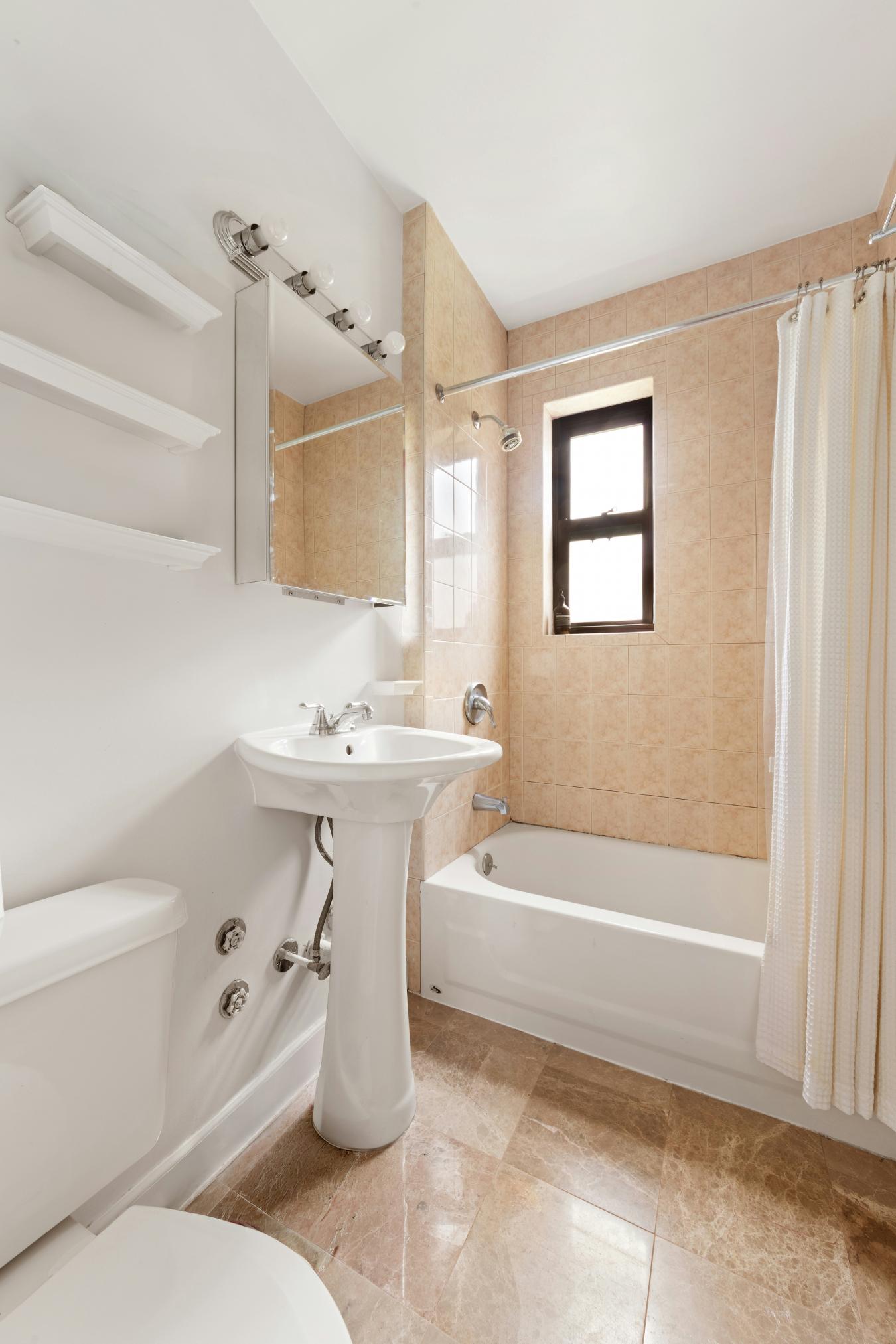 West Village, New York, 10014, United States, 2 Bedrooms Bedrooms, ,1 BathroomBathrooms,Residential,For Sale,2044449
