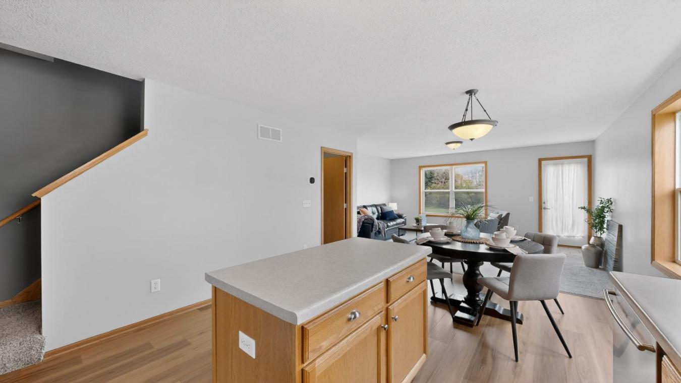 Move-in ready 3 bed, 3 bath end-unit townhome filled with natural ligh – image 7