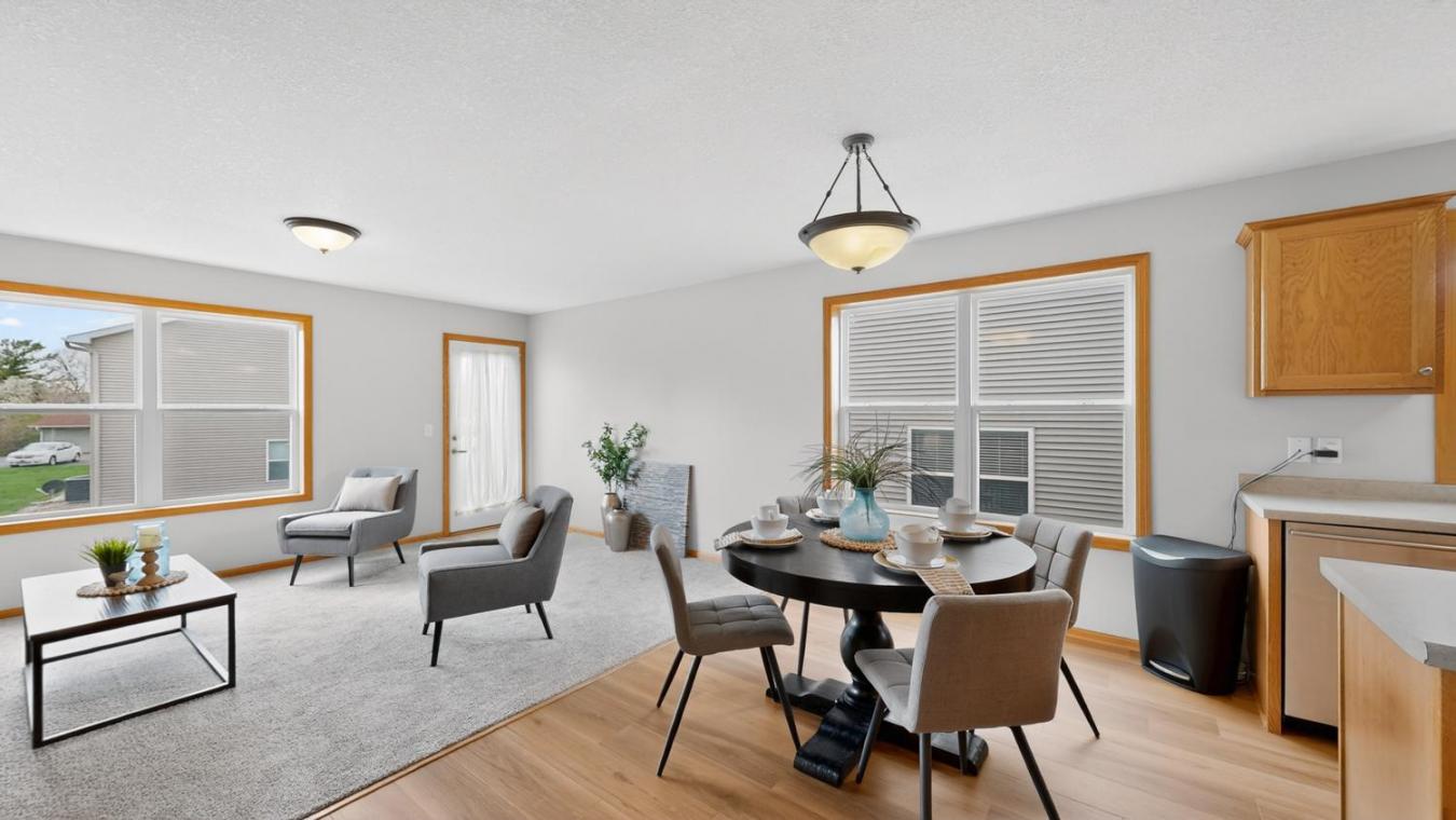 Move-in ready 3 bed, 3 bath end-unit townhome filled with natural ligh – image 9