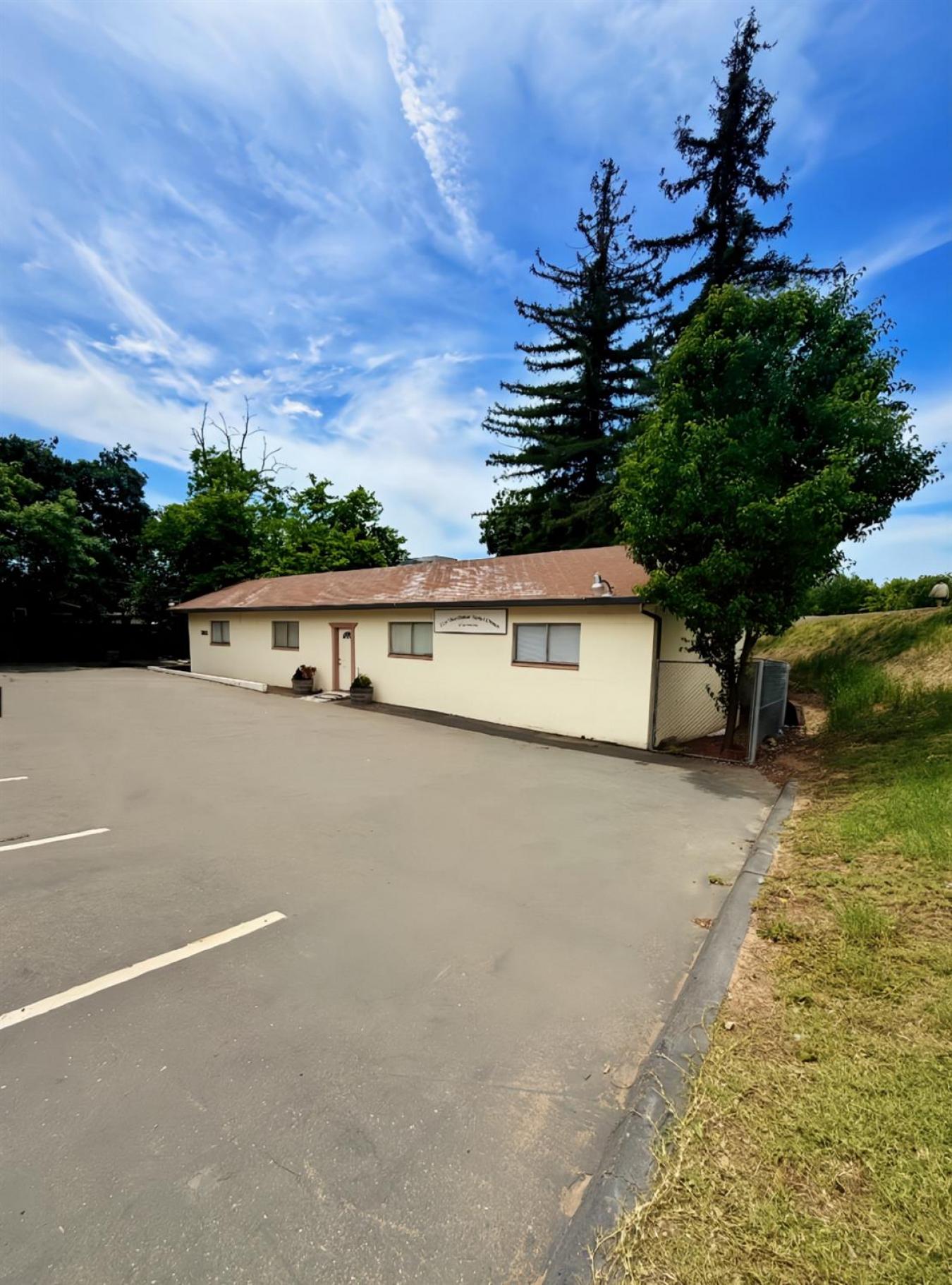 Sacramento, Sacramento, 95815, United States, 9 Bedrooms Bedrooms, ,3 BathroomsBathrooms,Residential,For Sale,2044432