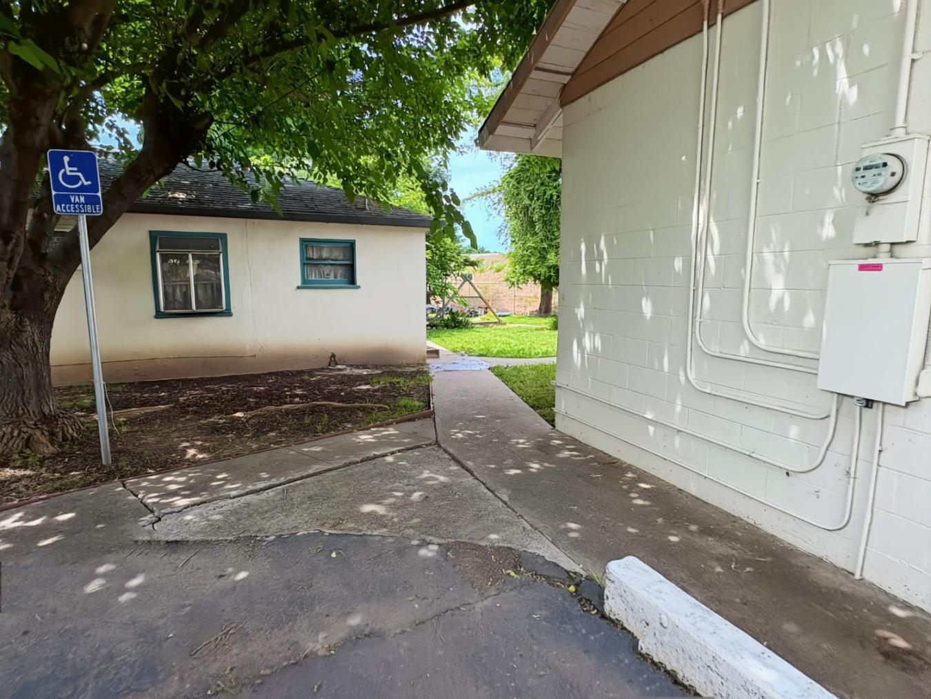 Sacramento, Sacramento, 95815, United States, 9 Bedrooms Bedrooms, ,3 BathroomsBathrooms,Residential,For Sale,2044432
