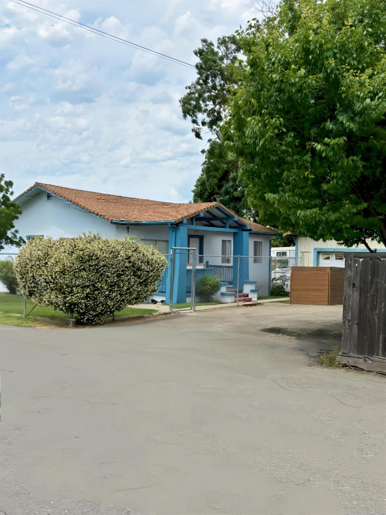 Sacramento, Sacramento, 95815, United States, 9 Bedrooms Bedrooms, ,3 BathroomsBathrooms,Residential,For Sale,2044432