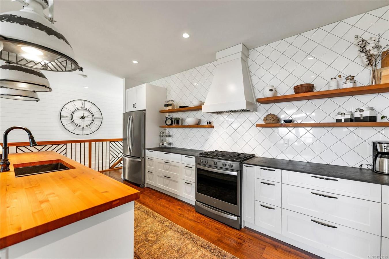 Salt Spring, Capital Regional District, V8K 2N1, Canada, 2 Bedrooms Bedrooms, ,3 BathroomsBathrooms,Residential,For Sale,2044933