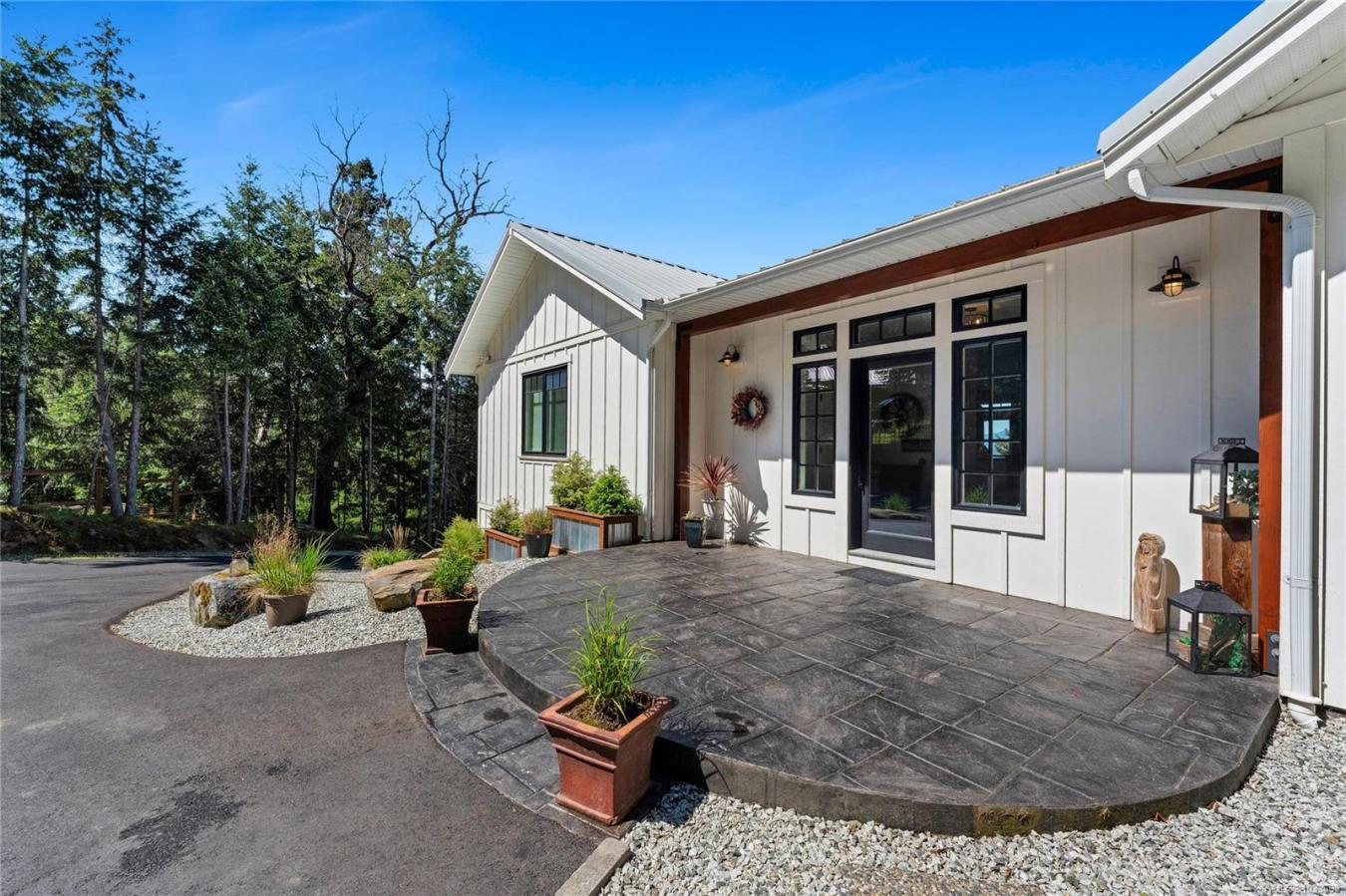 Salt Spring, Capital Regional District, V8K 2N1, Canada, 2 Bedrooms Bedrooms, ,3 BathroomsBathrooms,Residential,For Sale,2044933