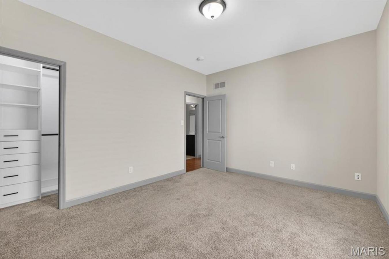 St Charles, St. Charles, 63303, United States, 5 Bedrooms Bedrooms, ,4 BathroomsBathrooms,Residential,For Sale,2044931