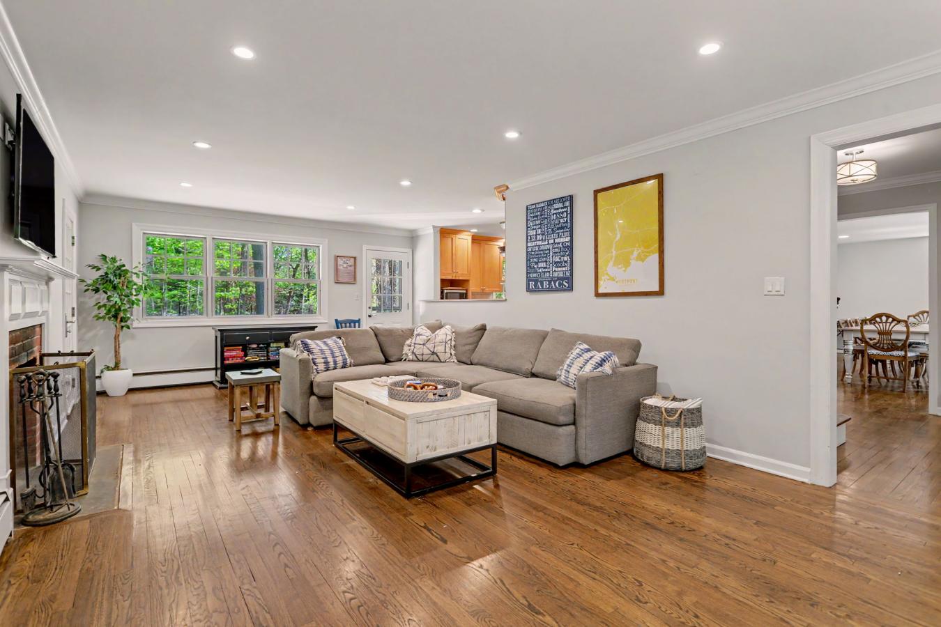 Westport, Fairfield, 06880, United States, 4 Bedrooms Bedrooms, ,3 BathroomsBathrooms,Residential,For Sale,2044928