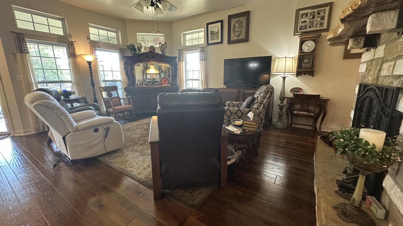 Smithville, Bastrop, 78957, United States, 3 Bedrooms Bedrooms, ,2 BathroomsBathrooms,Residential,For Sale,2044914