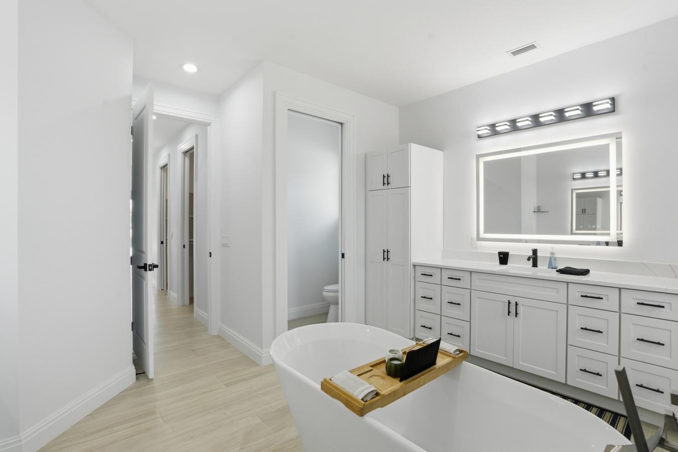 Cape Coral, Lee, 33914, United States, 3 Bedrooms Bedrooms, ,3 BathroomsBathrooms,Residential,For Sale,2044913