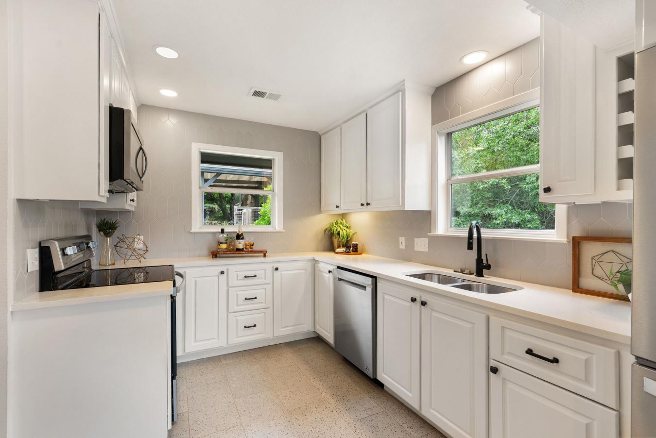 Spicewood, Travis, 78669, United States, 3 Bedrooms Bedrooms, ,2 BathroomsBathrooms,Residential,For Sale,2044907