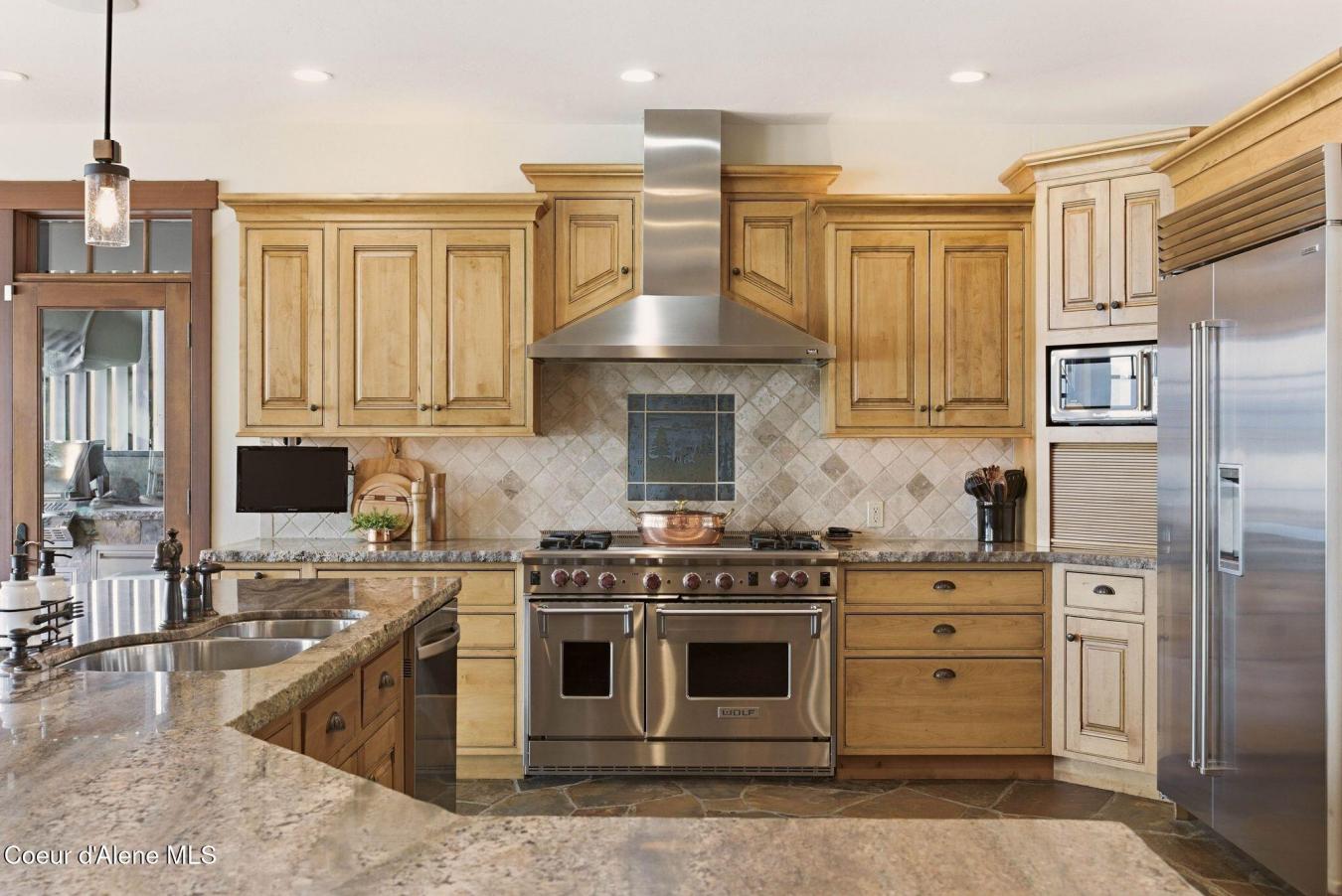 Sandpoint, Bonner, 83864, United States, 6 Bedrooms Bedrooms, ,2 BathroomsBathrooms,Residential,For Sale,2044904
